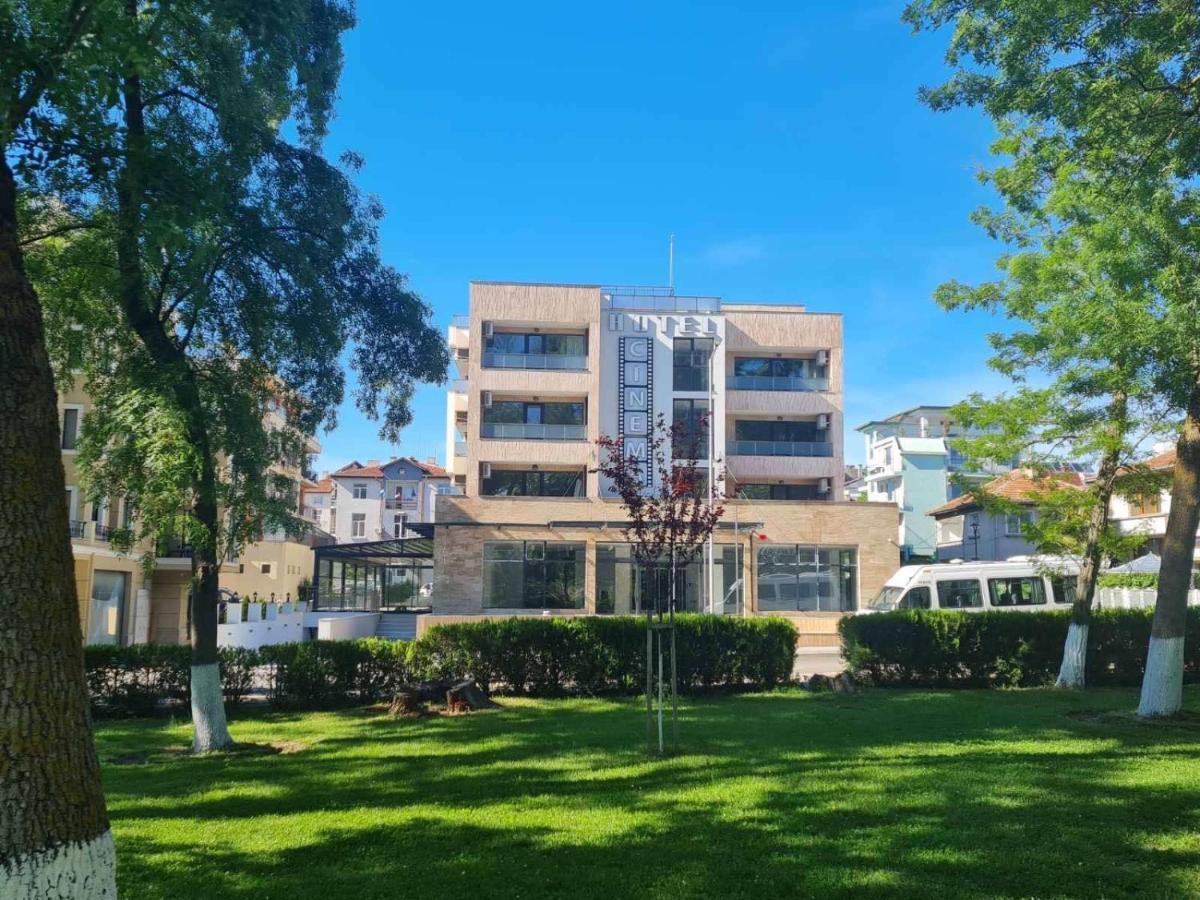 Cinema Hotel Primorsko Exteriér fotografie