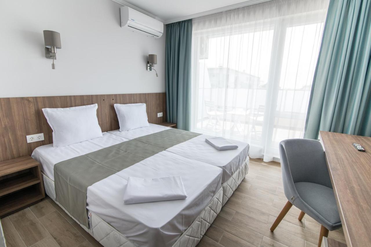 Cinema Hotel Primorsko Exteriér fotografie