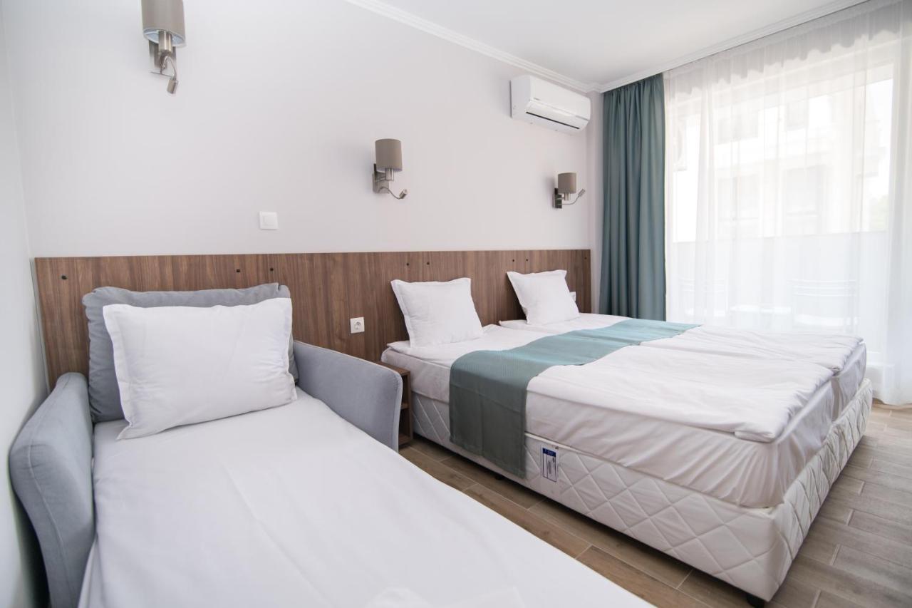 Cinema Hotel Primorsko Exteriér fotografie