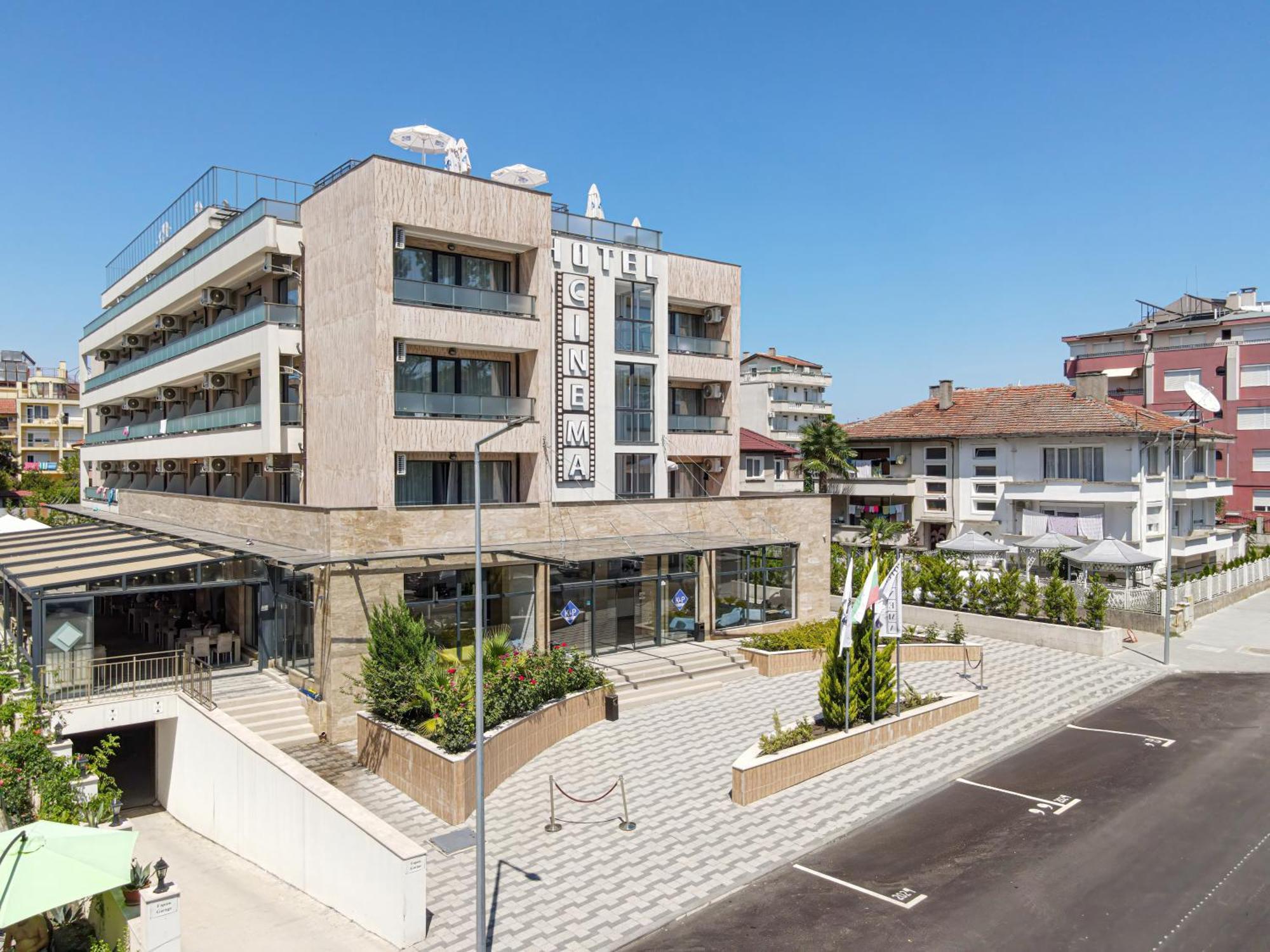 Cinema Hotel Primorsko Exteriér fotografie